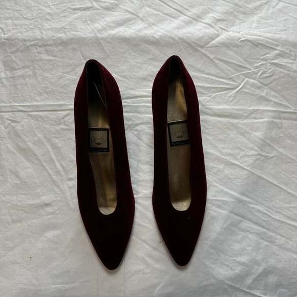 Burgundy Nina "Ricci" Suede Kitten Heels Sz 8 Narrow Whimsigoth - Picture 3 of 6